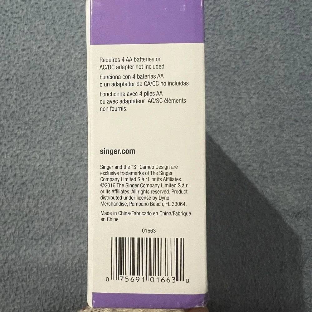 NEW Singer Stitch Sew Quick Handheld Cordless Mending Machine, In Box
